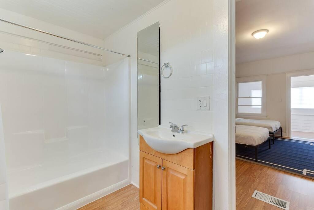 Holiday home 5 Bedroom Koreatown Charmer Near Dtla Los Angeles