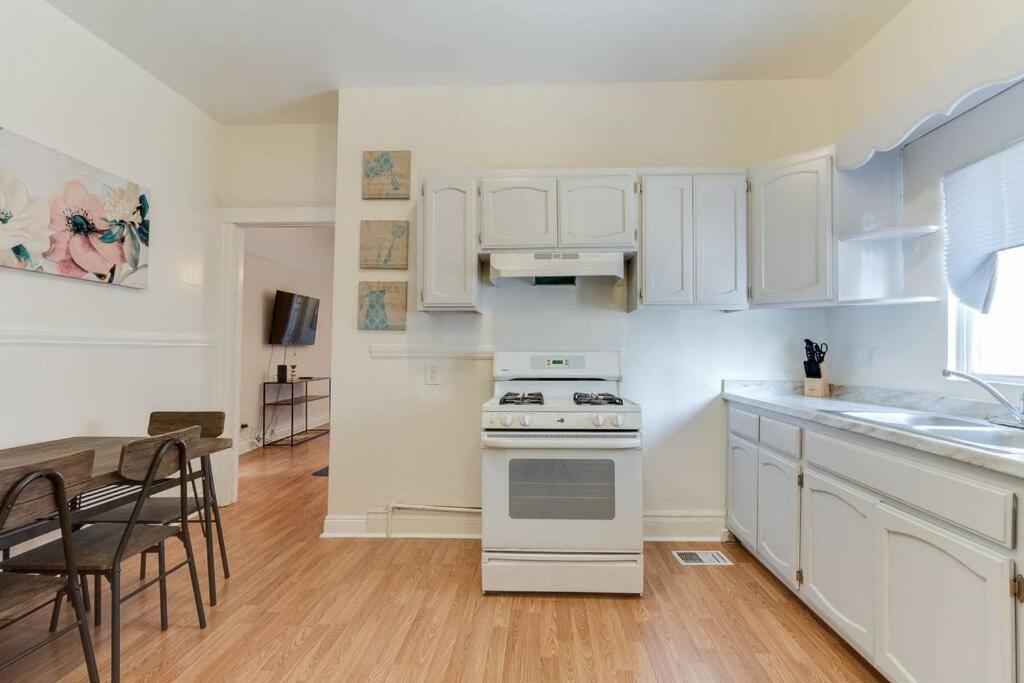 5 Bedroom Koreatown Charmer Near Dtla Los Angeles