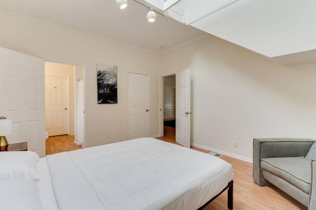 Holiday home 5 Bedroom Koreatown Charmer Near Dtla Los Angeles